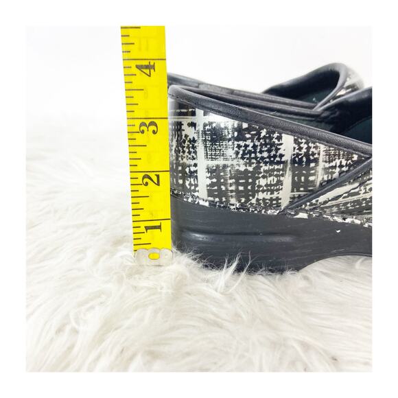 Dansko 37 7 US Black/Silver Womens Leather Block Print Professional Comfort Clog - Picture 5 of 16